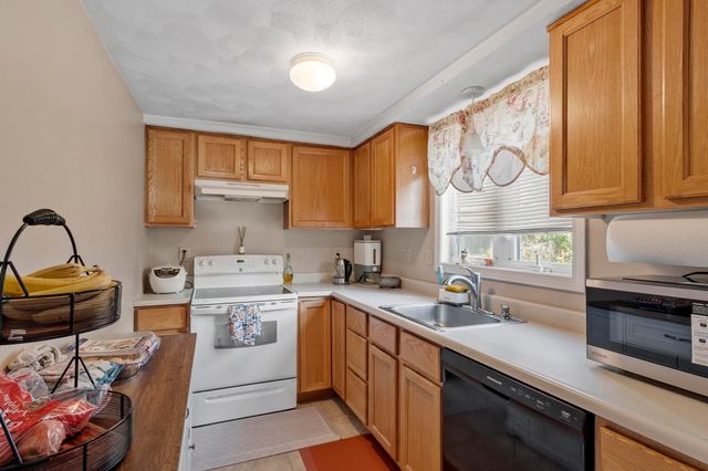 23 Pinehurst Ave, Billerica, MA 01821