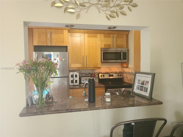 9405 W Flagler St D308, Miami, FL 33174