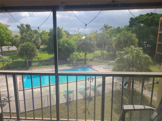 9405 W Flagler St D308, Miami, FL 33174