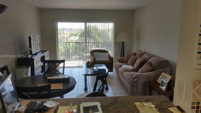 9405 W Flagler St D308, Miami, FL 33174