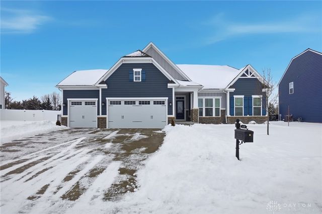 1137 Red Maple Drive, Troy, OH 45373