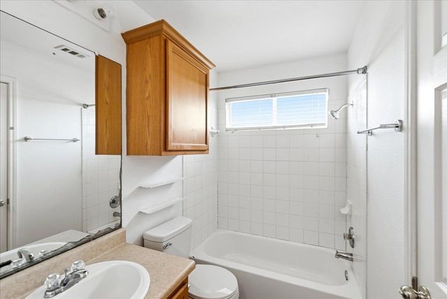 17909 Kenai Fjords DR 1, Pflugerville, TX 78660