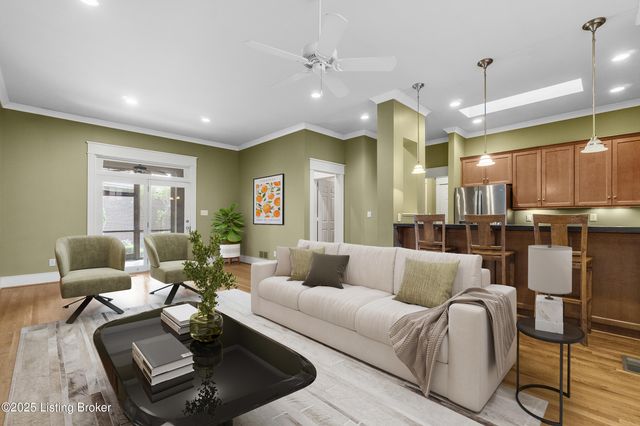 8405 Broecker Blvd, Louisville, KY 40241