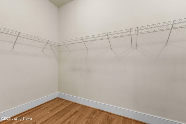 8405 Broecker Blvd, Louisville, KY 40241