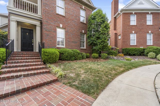 8405 Broecker Blvd, Louisville, KY 40241