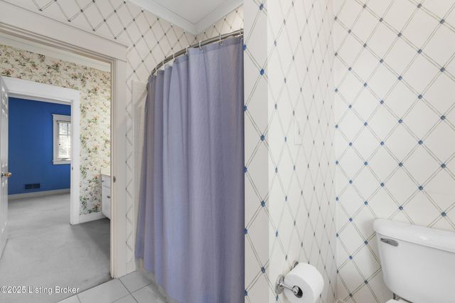 8405 Broecker Blvd, Louisville, KY 40241