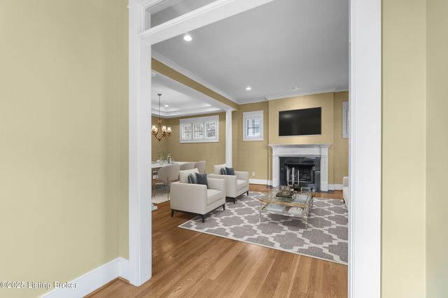 8405 Broecker Blvd, Louisville, KY 40241