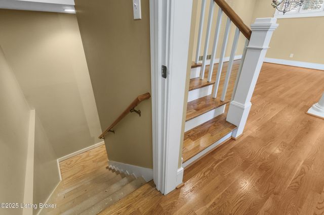 8405 Broecker Blvd, Louisville, KY 40241