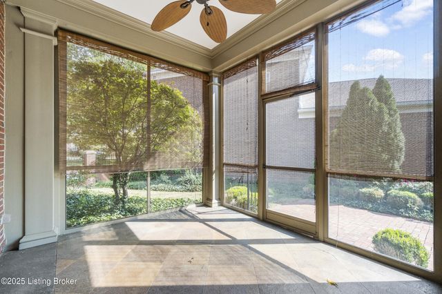 8405 Broecker Blvd, Louisville, KY 40241