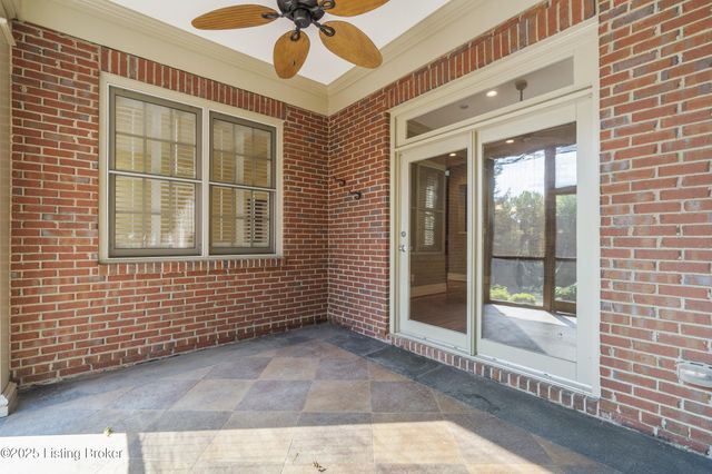 8405 Broecker Blvd, Louisville, KY 40241