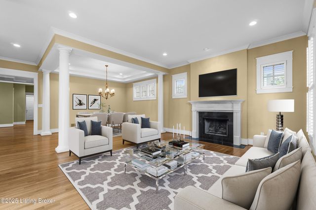 8405 Broecker Blvd, Louisville, KY 40241