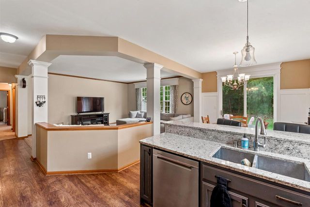 622 Hickory Hollow ROAD, Waterford, WI 53185