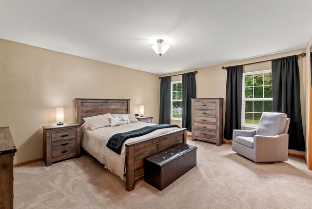 622 Hickory Hollow ROAD, Waterford, WI 53185