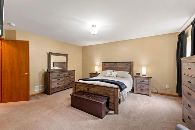 622 Hickory Hollow ROAD, Waterford, WI 53185