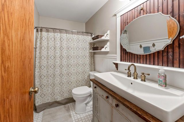 622 Hickory Hollow ROAD, Waterford, WI 53185