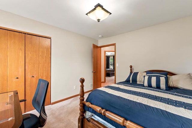622 Hickory Hollow ROAD, Waterford, WI 53185