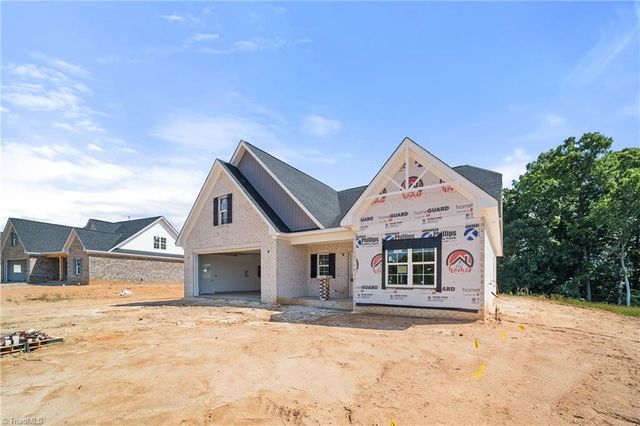 212 Avian Lane, Winston-salem, NC 27127