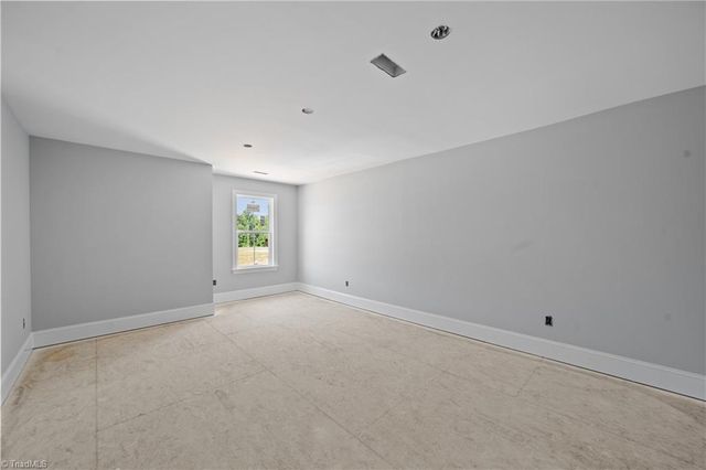 212 Avian Lane, Winston-salem, NC 27127