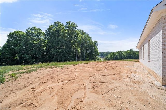 212 Avian Lane, Winston-salem, NC 27127