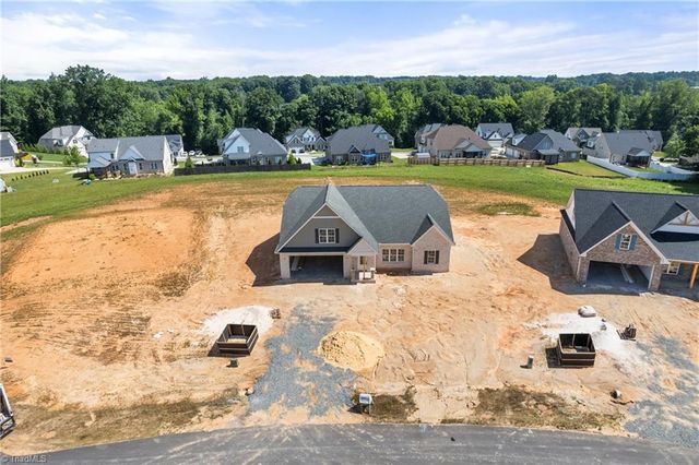 212 Avian Lane, Winston-salem, NC 27127