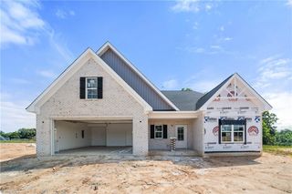 212 Avian Lane, Winston-salem, NC 27127