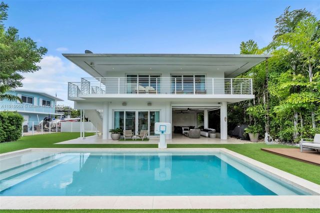 165 Ocean Dr, Tavernier, FL 33070