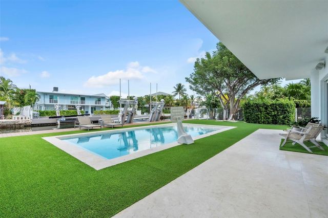 165 Ocean Dr, Tavernier, FL 33070