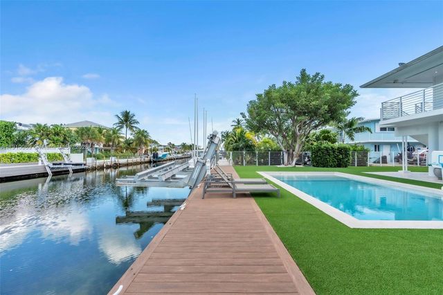 165 Ocean Dr, Tavernier, FL 33070