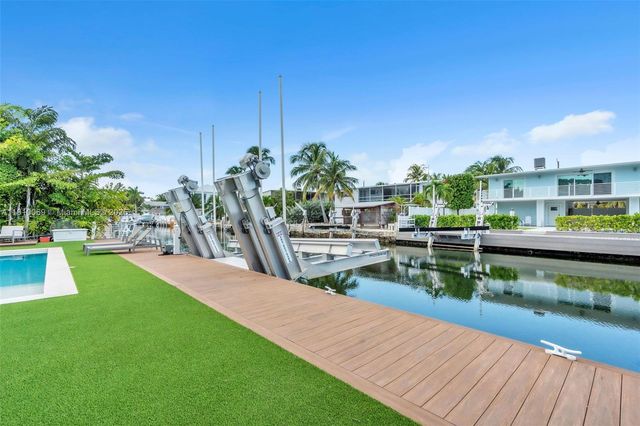 165 Ocean Dr, Tavernier, FL 33070