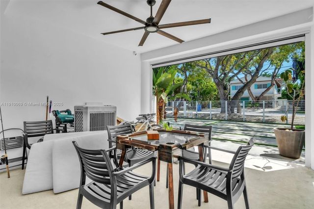 165 Ocean Dr, Tavernier, FL 33070