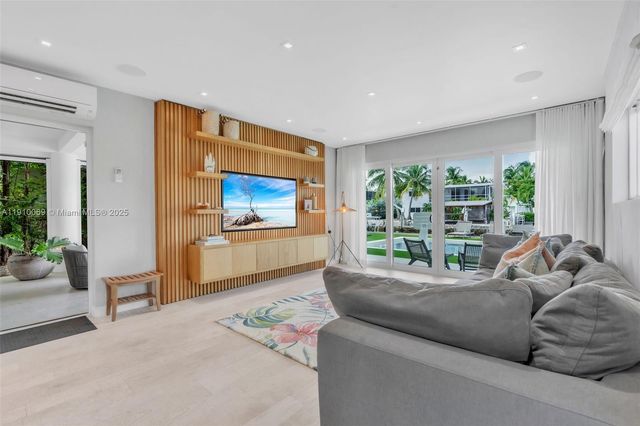 165 Ocean Dr, Tavernier, FL 33070