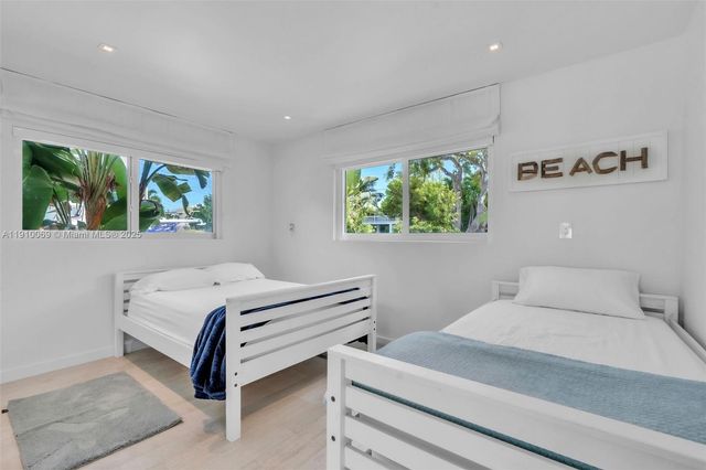 165 Ocean Dr, Tavernier, FL 33070