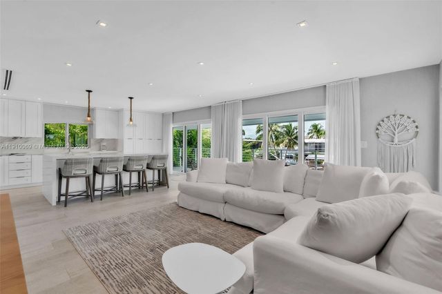 165 Ocean Dr, Tavernier, FL 33070