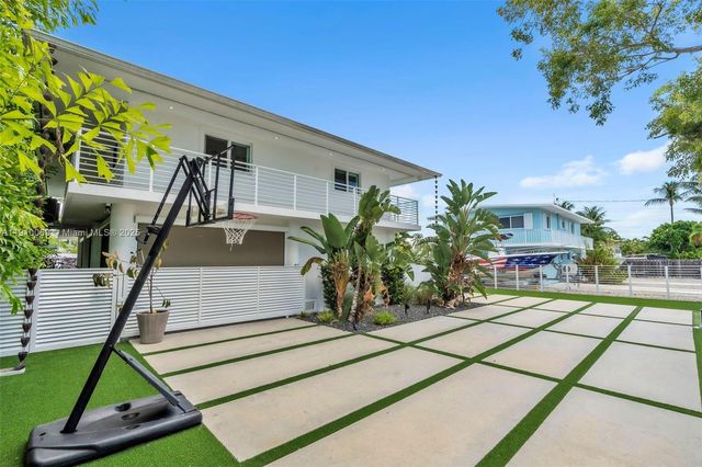 165 Ocean Dr, Tavernier, FL 33070