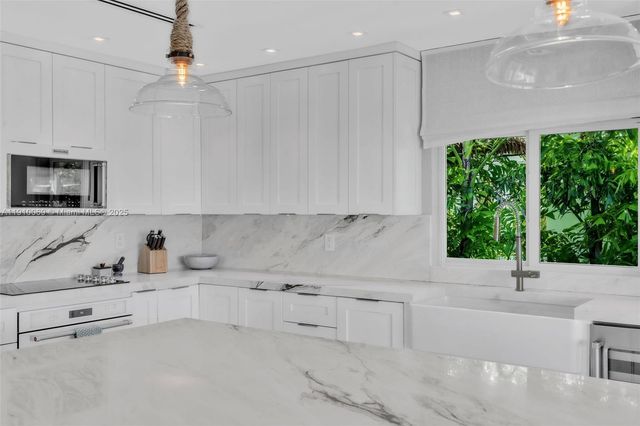 165 Ocean Dr, Tavernier, FL 33070