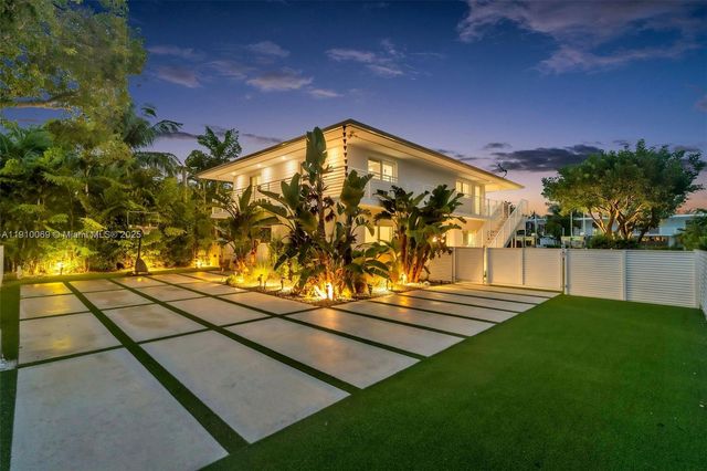 165 Ocean Dr, Tavernier, FL 33070