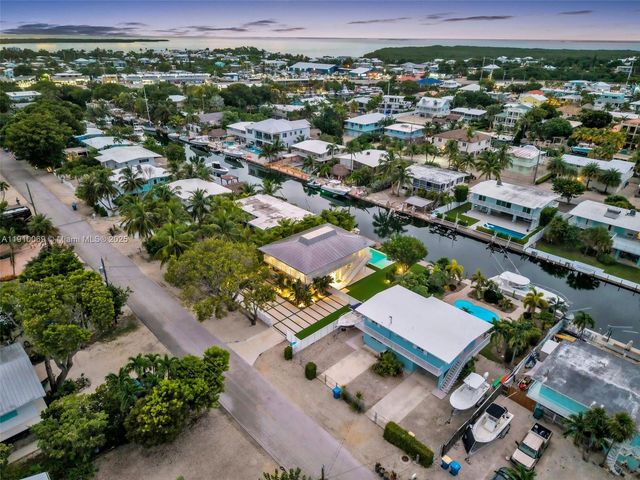 165 Ocean Dr, Tavernier, FL 33070