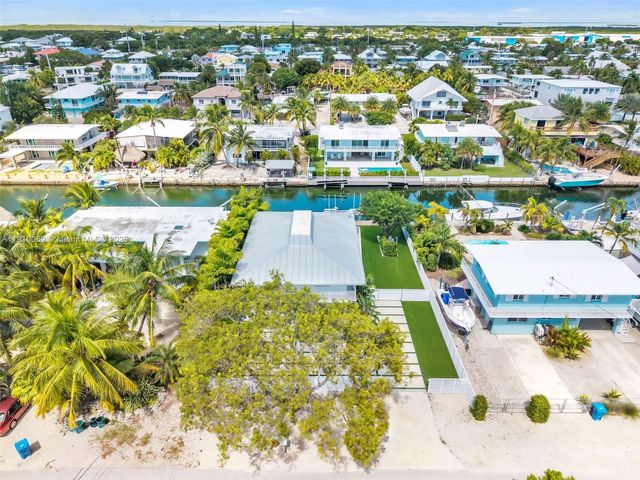 165 Ocean Dr, Tavernier, FL 33070