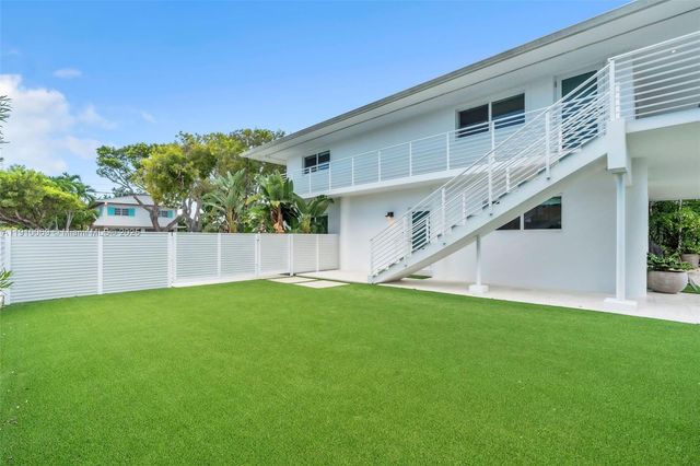 165 Ocean Dr, Tavernier, FL 33070