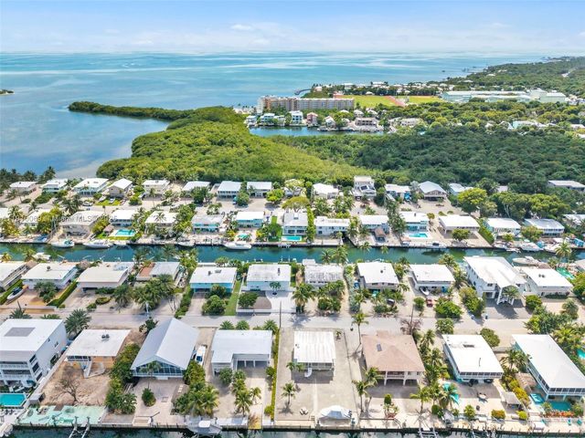 165 Ocean Dr, Tavernier, FL 33070