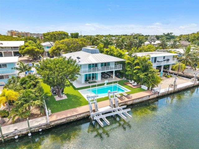 165 Ocean Dr, Tavernier, FL 33070