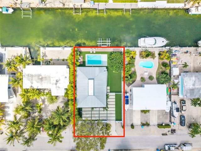 165 Ocean Dr, Tavernier, FL 33070
