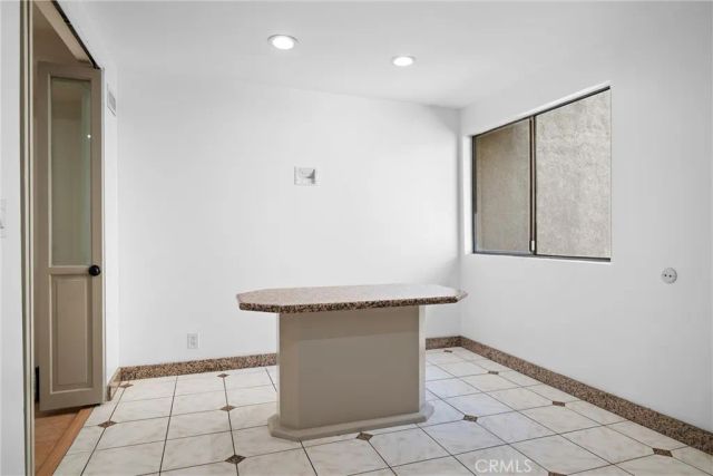 5335 White Oak Avenue A, Encino, CA 91316