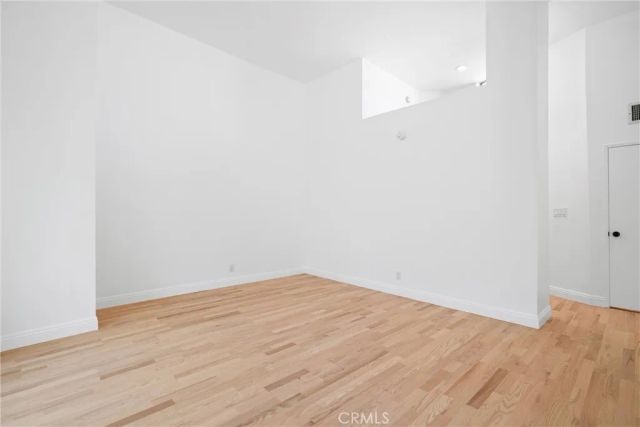 5335 White Oak Avenue A, Encino, CA 91316