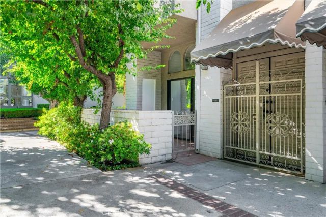 5335 White Oak Avenue A, Encino, CA 91316