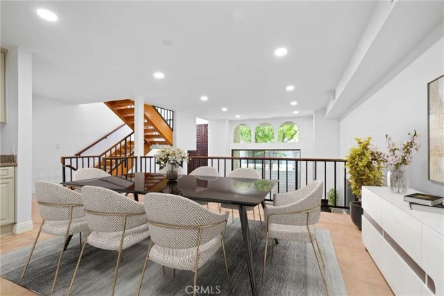 5335 White Oak Avenue A, Encino, CA 91316