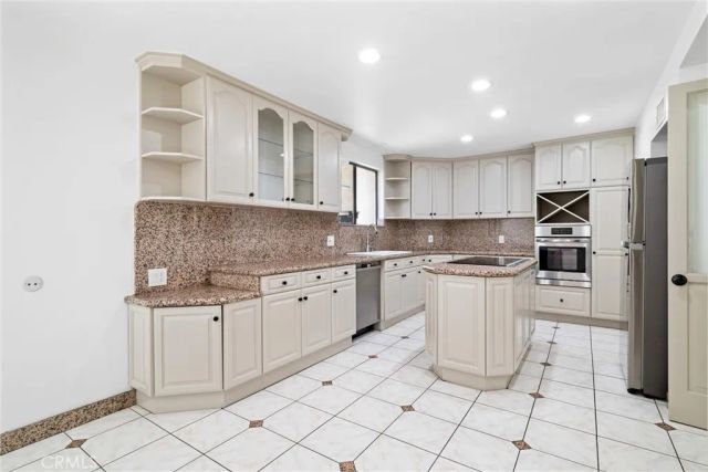 5335 White Oak Avenue A, Encino, CA 91316