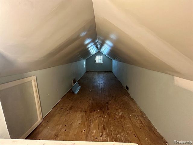 1005 Emerson Avenue, Pontiac, MI 48340