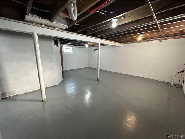 1005 Emerson Avenue, Pontiac, MI 48340