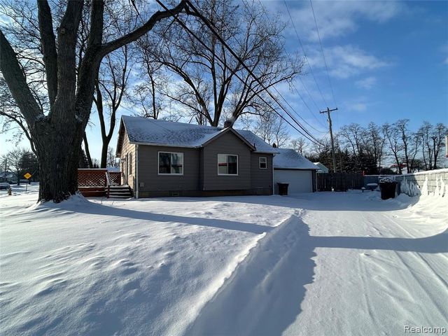 1005 Emerson Avenue, Pontiac, MI 48340